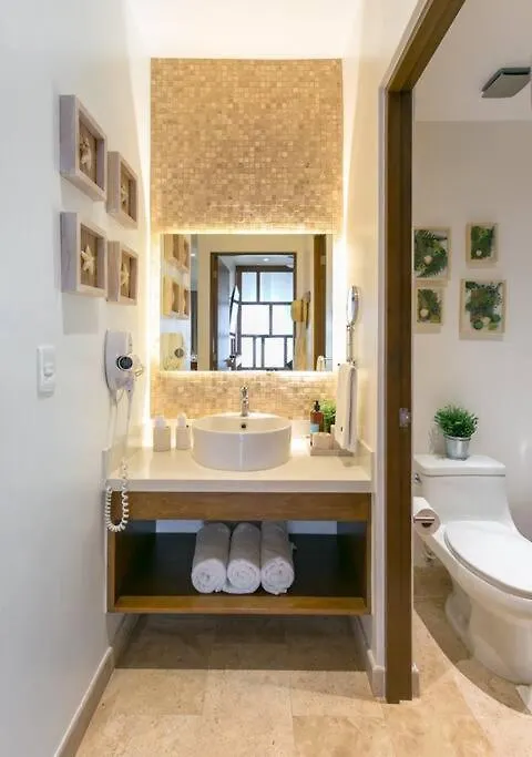 Stylish Condo, Central Location & Impressive Pools Playa del Carmen Apartment