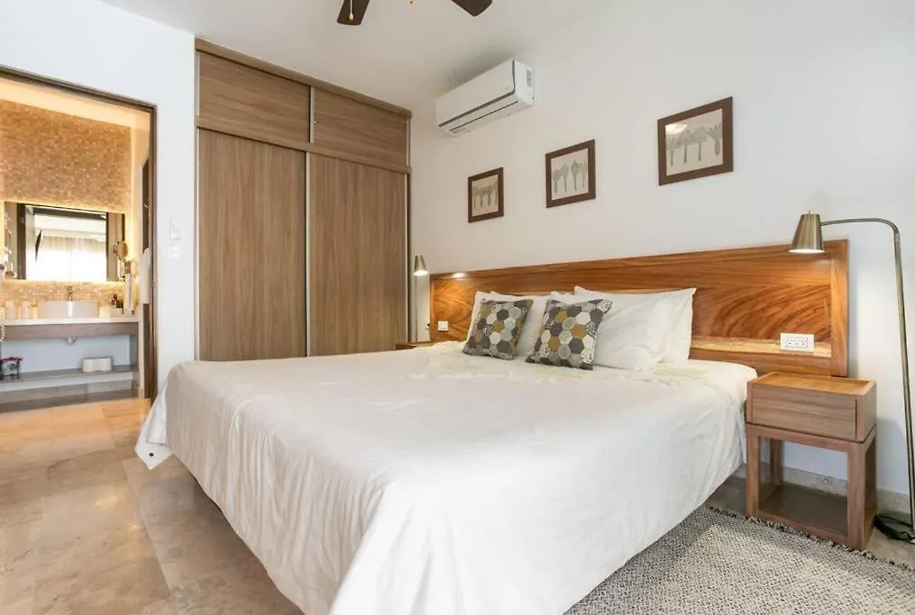 Stylish Condo, Central Location & Impressive Pools Playa del Carmen Apartment