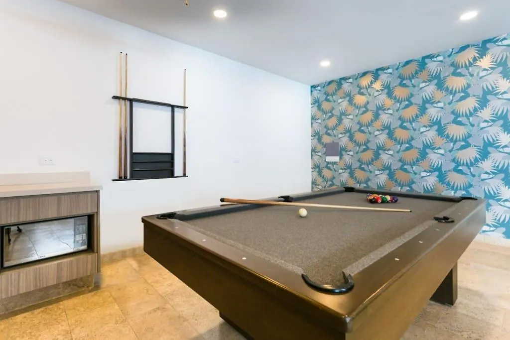 Stylish Condo, Central Location & Impressive Pools Playa del Carmen