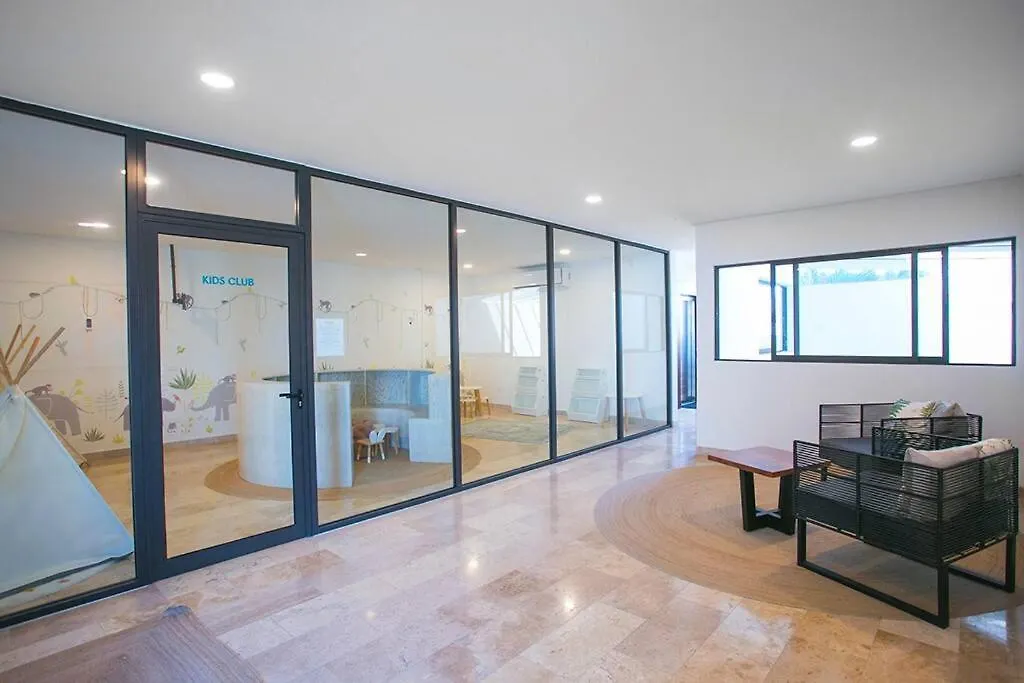 Stylish Condo, Central Location & Impressive Pools Playa del Carmen